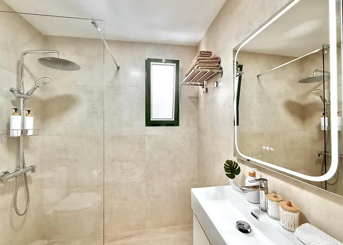 Апартаменты Paulmarie Apartment-quiet Area-3bd *